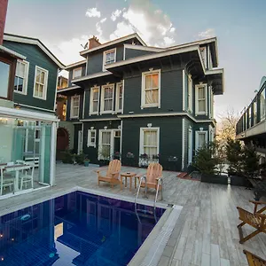 4* Hotel Hhk