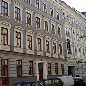 **** Hotel Caratart Bombolo Austria